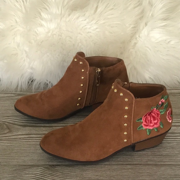 Sam Edelman Floral Rose Embroidered Gold Stud Booties - Picture 1 of 15